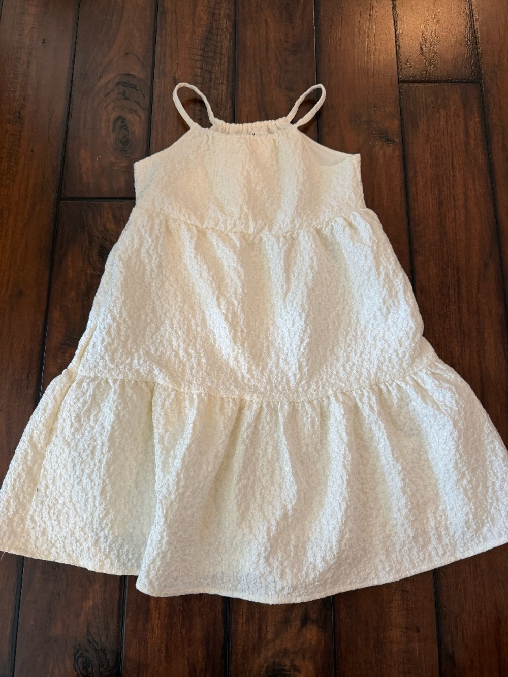 H & M Size 6-7 Cream Textured Dress